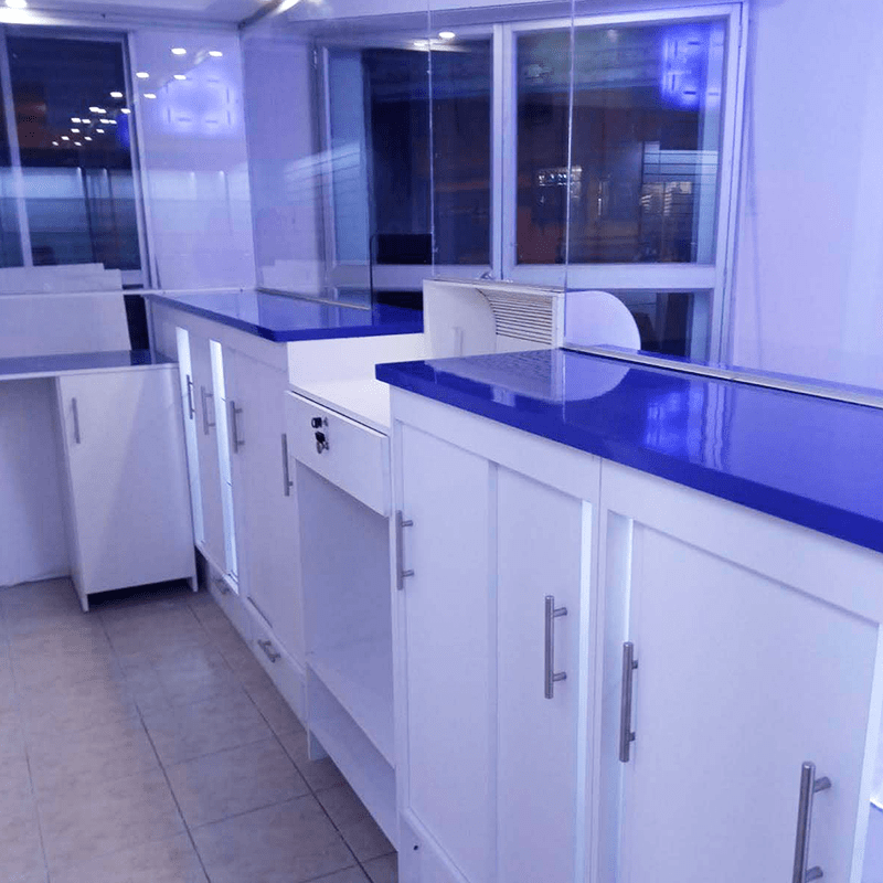 Muebles personalizados de farmacia